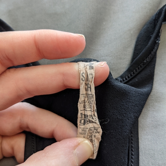 Black Under Armour Tank - Picture 4 of 5